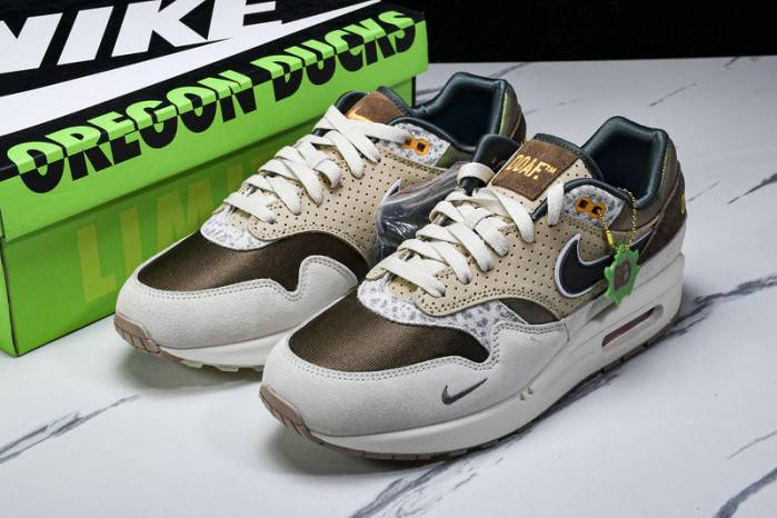 Nike Air Max 1 ’87 Luxe University of Oregon PE 2024 HQ2640-200