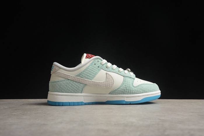 Nike Dunk Low LX “Just Do It” FZ5065-111