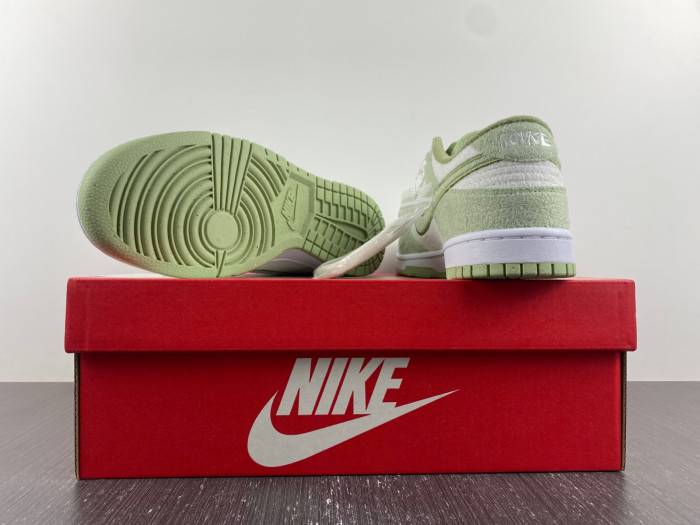 Nike Dunk Low SE Fleece Pack Honeydew (W) DQ7579-300