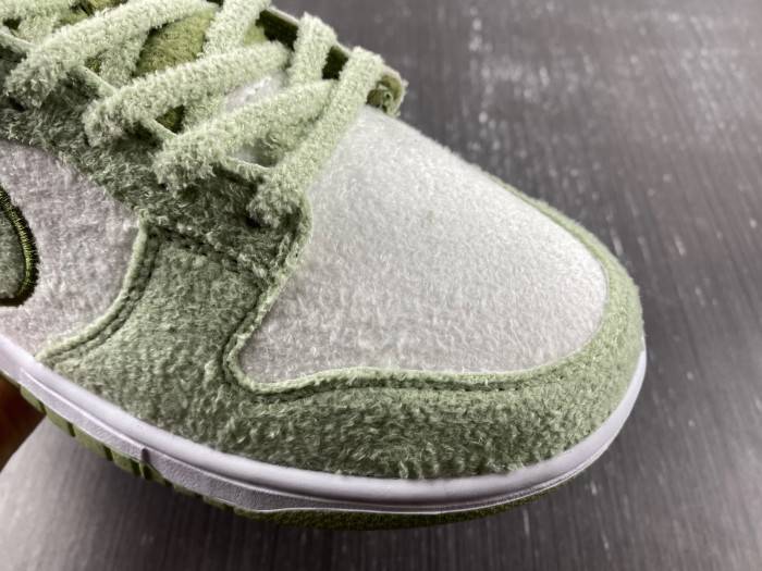 Nike Dunk Low SE Fleece Pack Honeydew (W) DQ7579-300
