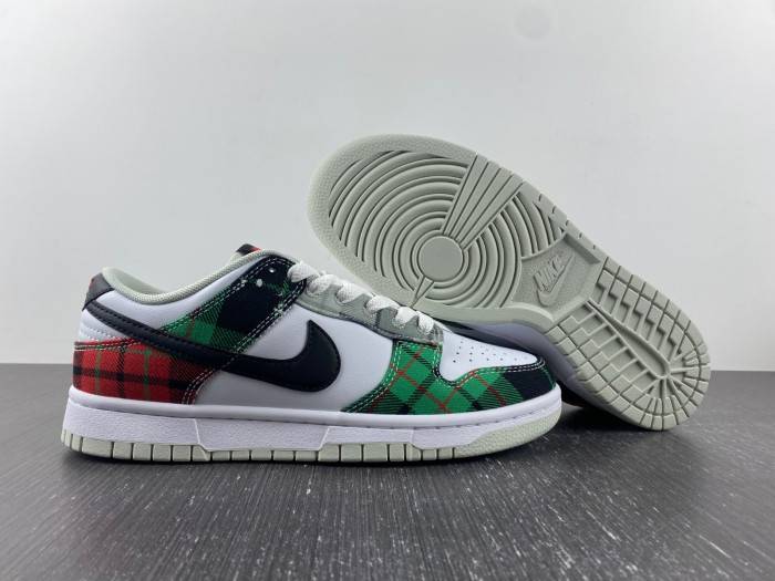 Nike Dunk Low Tartan Plaid DV0827-100