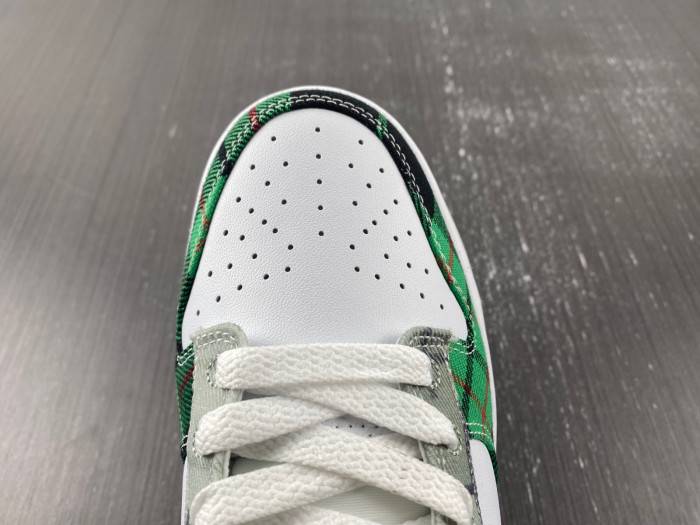 Nike Dunk Low Tartan Plaid DV0827-100