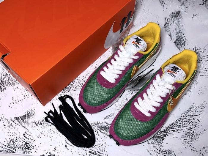 Nike LD Waffle Sacai Pine Green BV0073-301