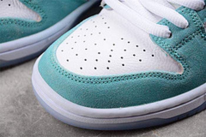 Nike SB Dunk Low April Skateboards FD2562-400