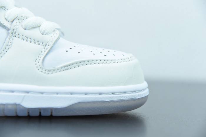 nike sb dunk low Di*m*nd s*pply co white Di*m*nd bv1310-100