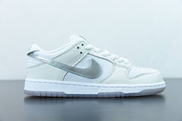nike sb dunk low Di*m*nd s*pply co white Di*m*nd bv1310-100