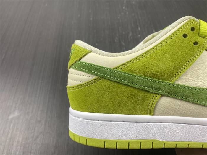 Nike SB Dunk Low Green Apple DM0807-300
