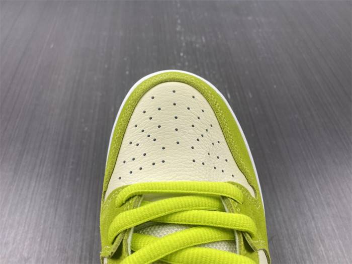 Nike SB Dunk Low Green Apple DM0807-300