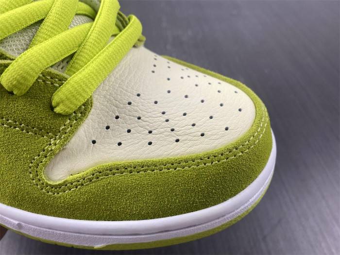 Nike SB Dunk Low Green Apple DM0807-300