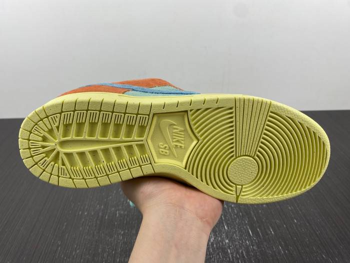 Nike SB Dunk Low Noise Aqua DV5429-800