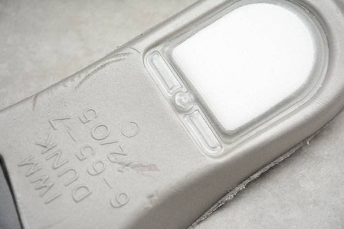 Nike SB Dunk Low White Black Trail End Brown 304292-102