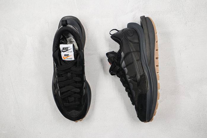 Nike Vaporwaffle Sacai Black GumDD1875-001