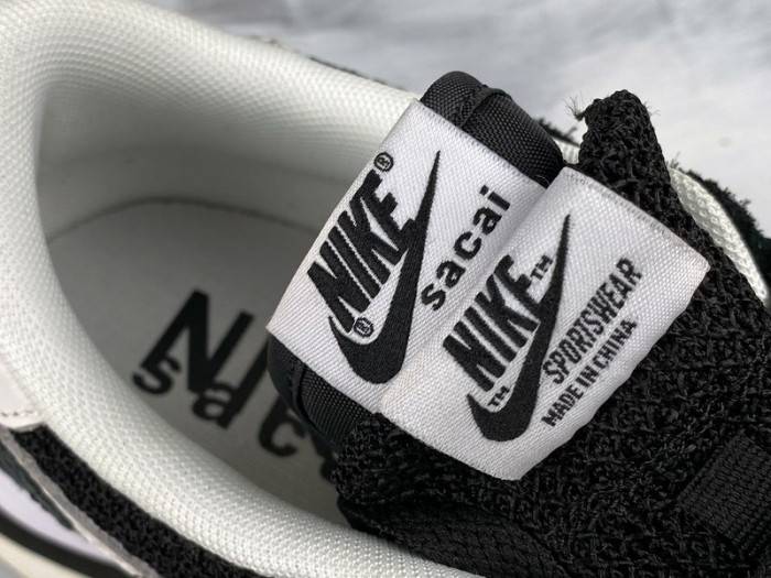Nike Vaporwaffle Sacai Black White – CV1363-001