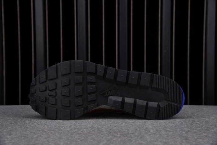 Nike Vaporwaffle Sacai Sport Fuchsia Game Royal CV1363-100