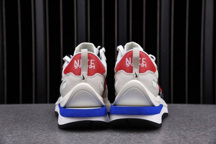 Nike Vaporwaffle Sacai Sport Fuchsia Game Royal CV1363-100