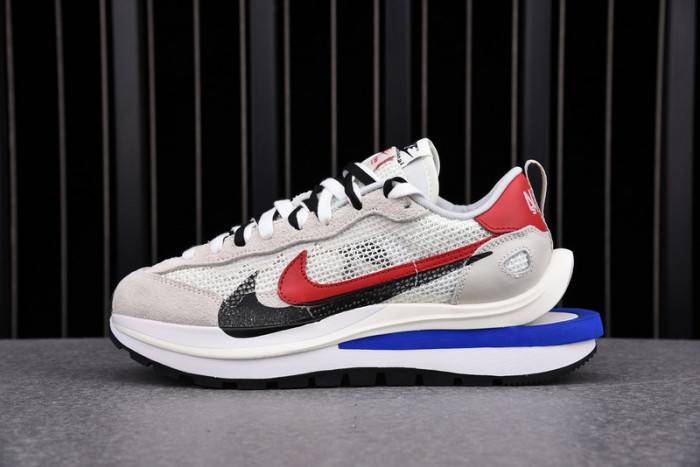 Nike Vaporwaffle Sacai Sport Fuchsia Game Royal CV1363-100