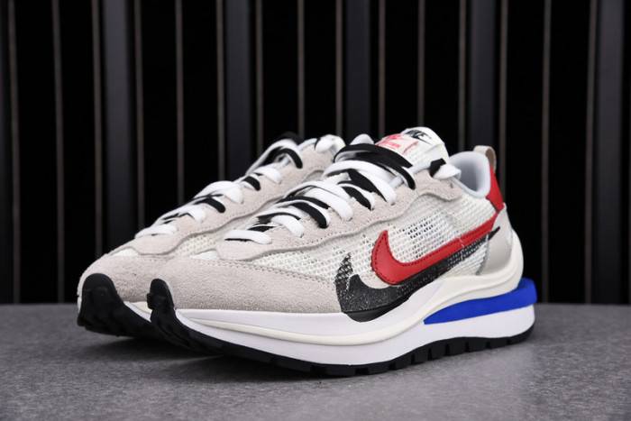 Nike Vaporwaffle Sacai Sport Fuchsia Game Royal CV1363-100