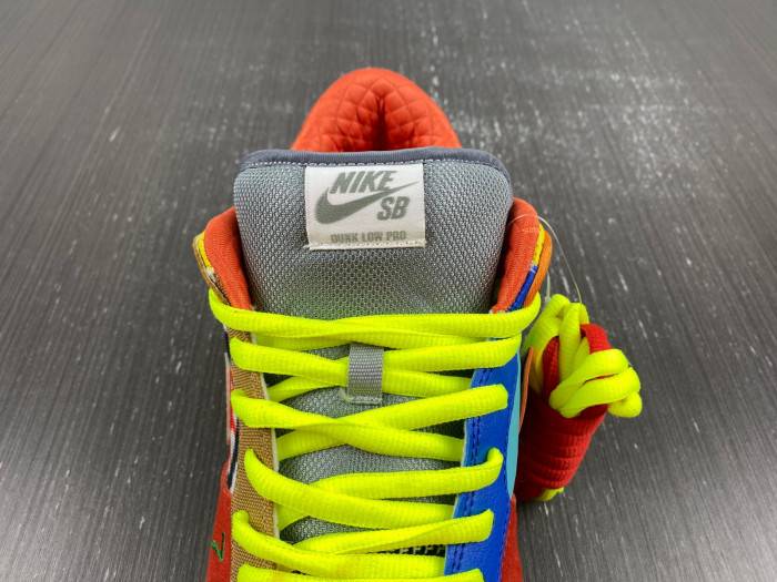 Nk SB Dunk Low What the Dunk 318403-141