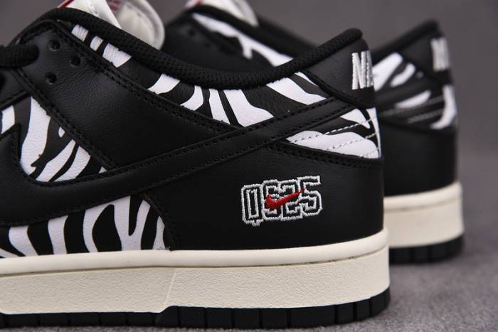 Quartersnacks x Nike SB Dunk Low Zebra DM3510-001