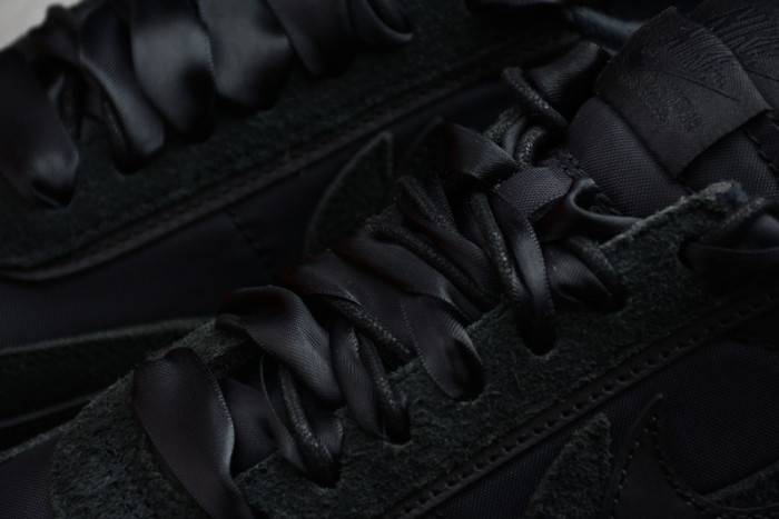 Sacai x Nike LVD Waffle Daybreak Black white BV0073-002