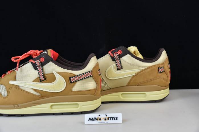 Travis Scott Nike Air Max 1 DO9392-701