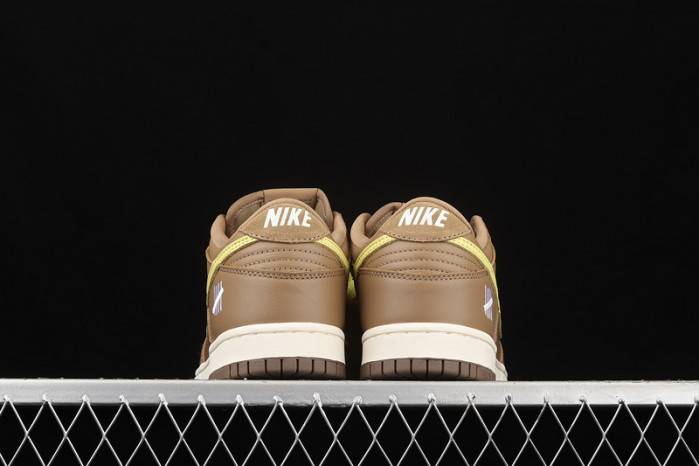Undefeated X Dunk Low SP ‘Canteen’ – Nike – DH3061-200