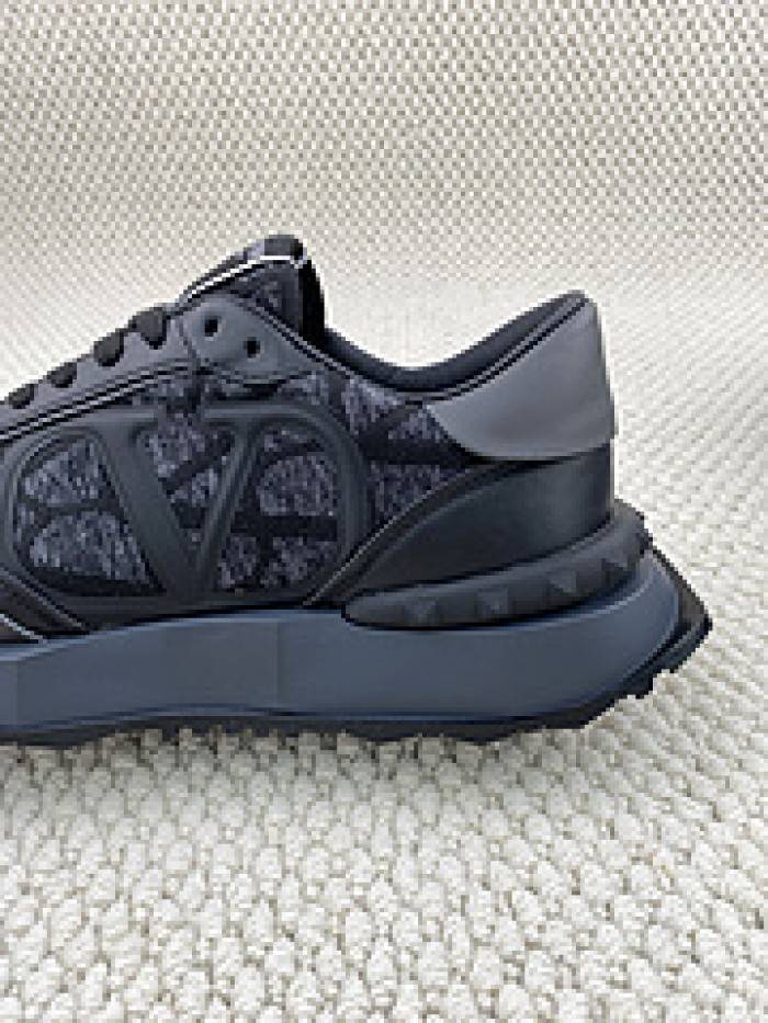 VALE·NTI·NO· Sneakers VS009