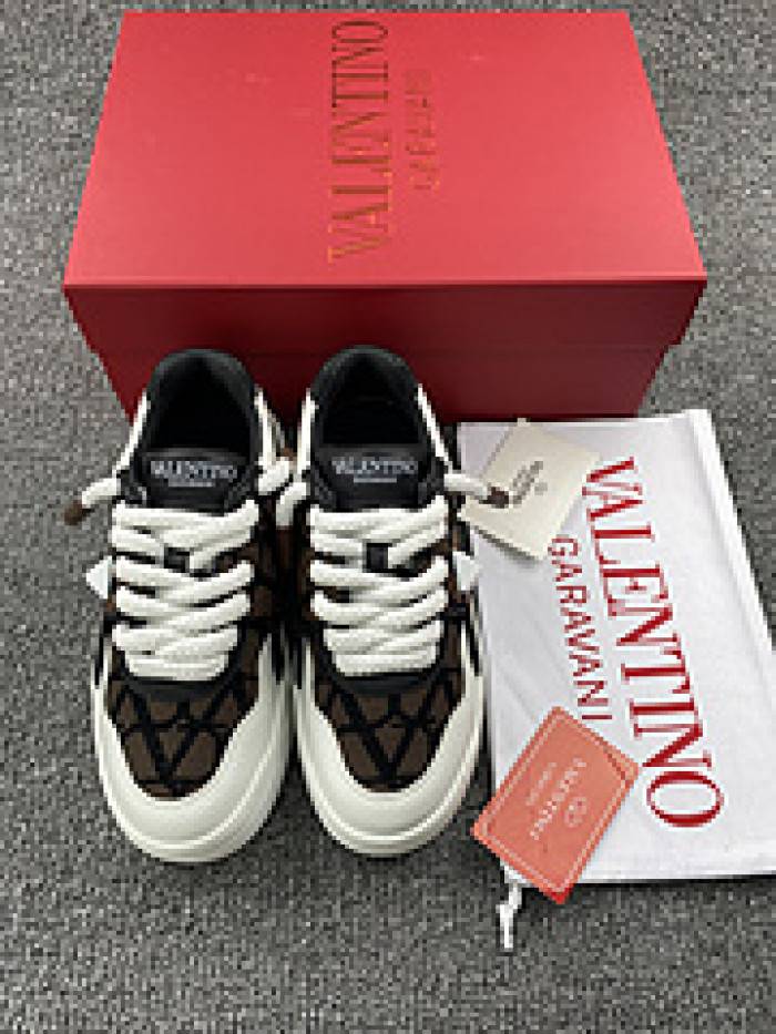 VALE·NTI·NO· Sneakers VS016