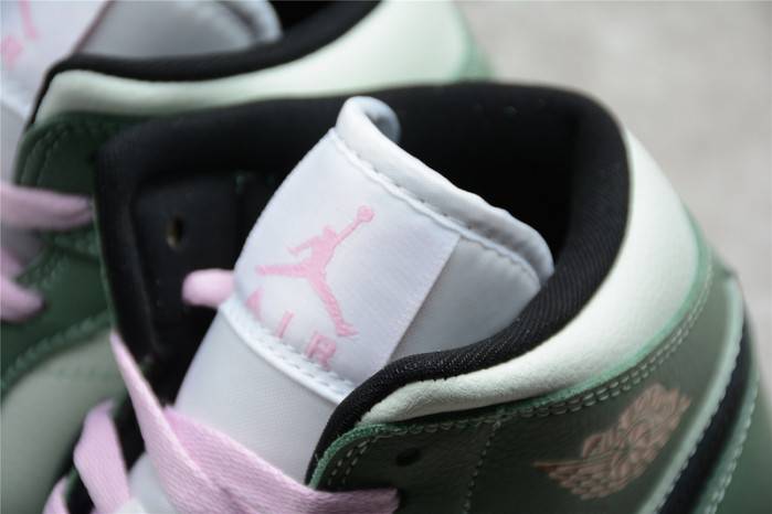 WMNS Air Jordan 1 Mid Se ‘Dutch Green’ CZ0774-300