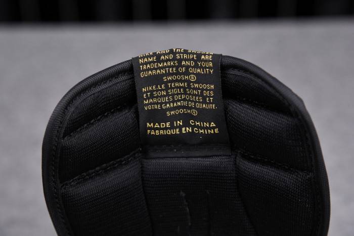 Air Jordan 1 Retro High Black Metallic Gold (2020) 555088-032