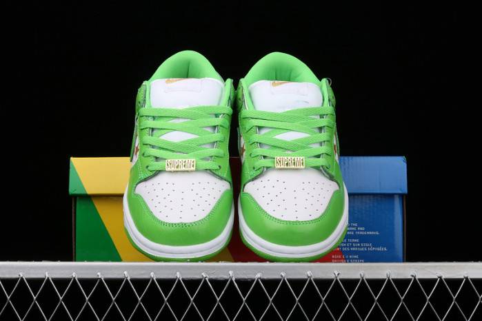 Nike SB Dunk Low Stars Mean Green (2021) DH3228-101
