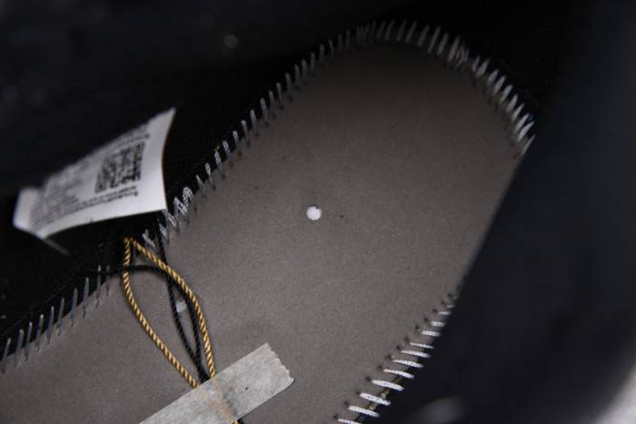 Air Jordan 1 Retro High Black Metallic Gold (2020) 555088-032